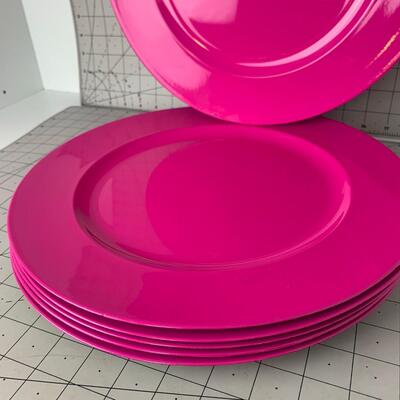 #56 Hot Pink Underplates/Chargers