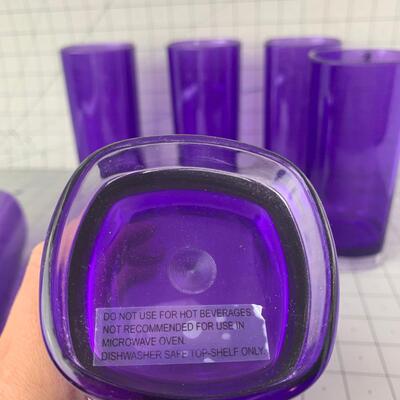 #74 Tall Purple Plastic Drinking Glasses 6pc