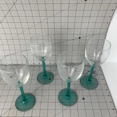 #81 Turquoise/Glass Wine Glasses 4pc