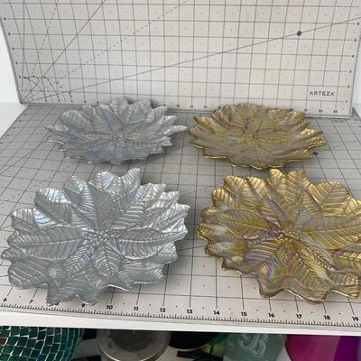 #97 Gold & Silver Flower Display Plates