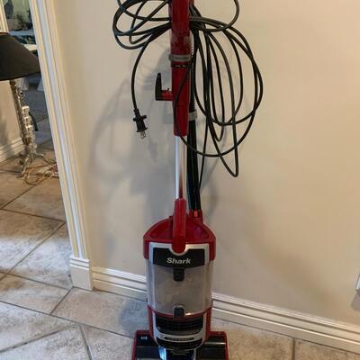 #106 Shark Lift-Away Vacuum With Self-Cleaning Brushroll
