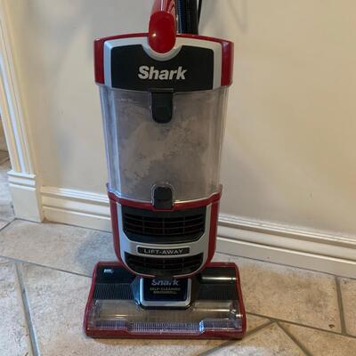 #106 Shark Lift-Away Vacuum With Self-Cleaning Brushroll