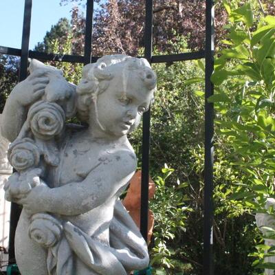 Lot 10: Vintage Cherub Angel Garden Decorative Statue