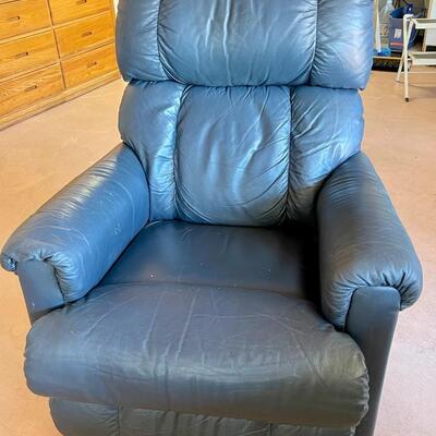 LOT 10  BLUE LEATHER RECLINER