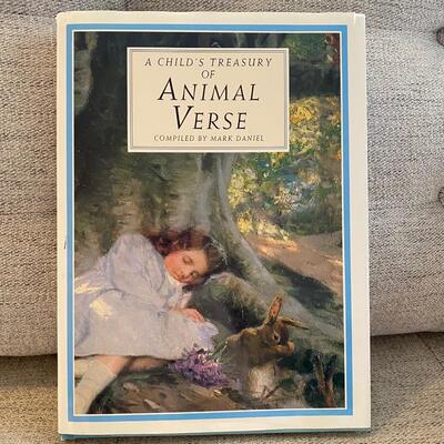 A childâ€™s treasury of Animal Verse