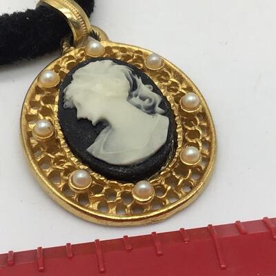 Vintage Cameo Choker Necklace