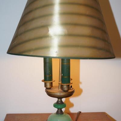 ART DECO TABLE LAMP GREEN GLASS ACCENT