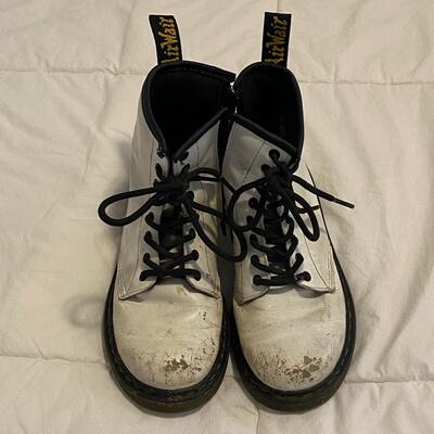 DR. MARTENS kids boots size 2