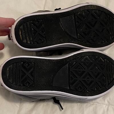 Kids Converse size 1