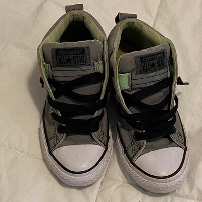 Kids Converse size 1