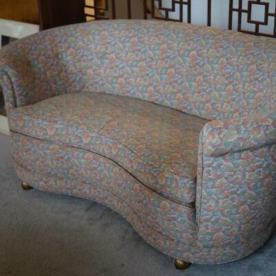VINTAGE KIDNEY SHAPED LOVESEAT IN PASTEL COLORED FABRIC