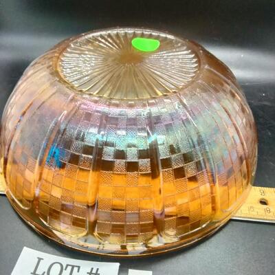 Lot 113 - Vintage Carnival Glass bowl