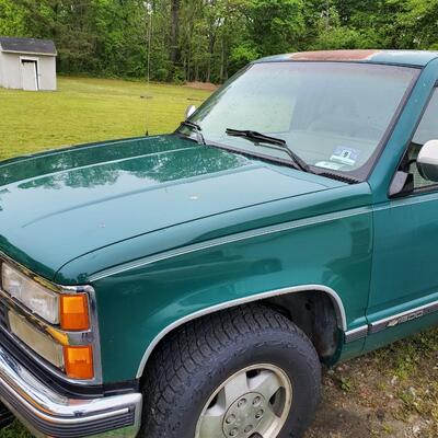 Lot 500: SaltDogg Salt Spreader & Meyer Snow Plow w/: 1993 4x4 Chevy Silverado Z71