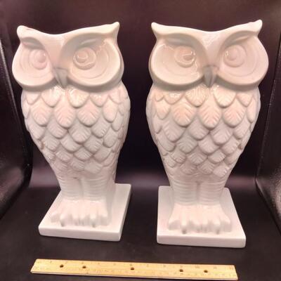 Lot 135 - Pair Tall Owl vases