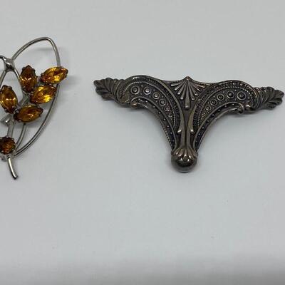 LOTJ66: Two Silvertone Vintage Brooches