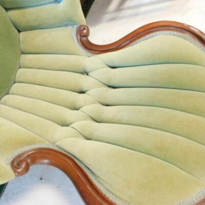 Vintage Mid Century Victorian King's Chair