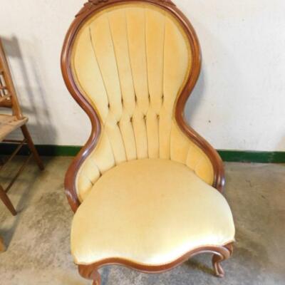 Vintage Mid Century Victorian Queen's Chair