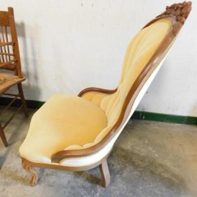Vintage Mid Century Victorian Queen's Chair