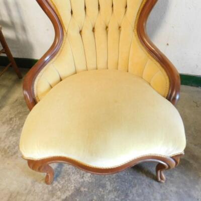 Vintage Mid Century Victorian Queen's Chair