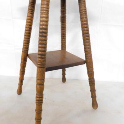 Vintage Oak Turned Spindle Leg with Stretcher Shelf Lamp Table