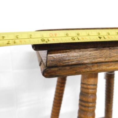 Vintage Oak Turned Spindle Leg with Stretcher Shelf Lamp Table