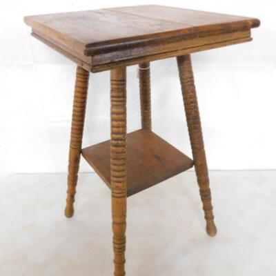 Vintage Oak Turned Spindle Leg with Stretcher Shelf Lamp Table