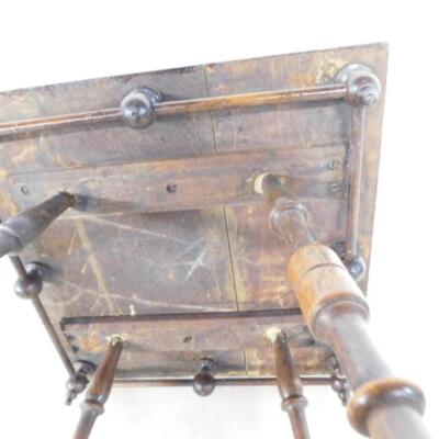 Vintage Ball and Stick Lamp Table with Fancy Turned Legs