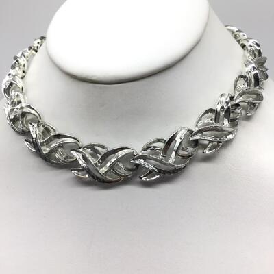 Vintage fashion jewelry necklace