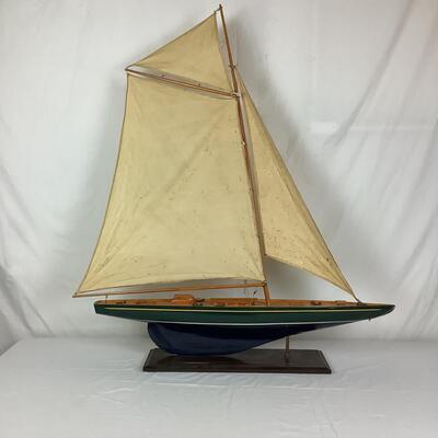 847 Vintage Pond Yacht Boat Model