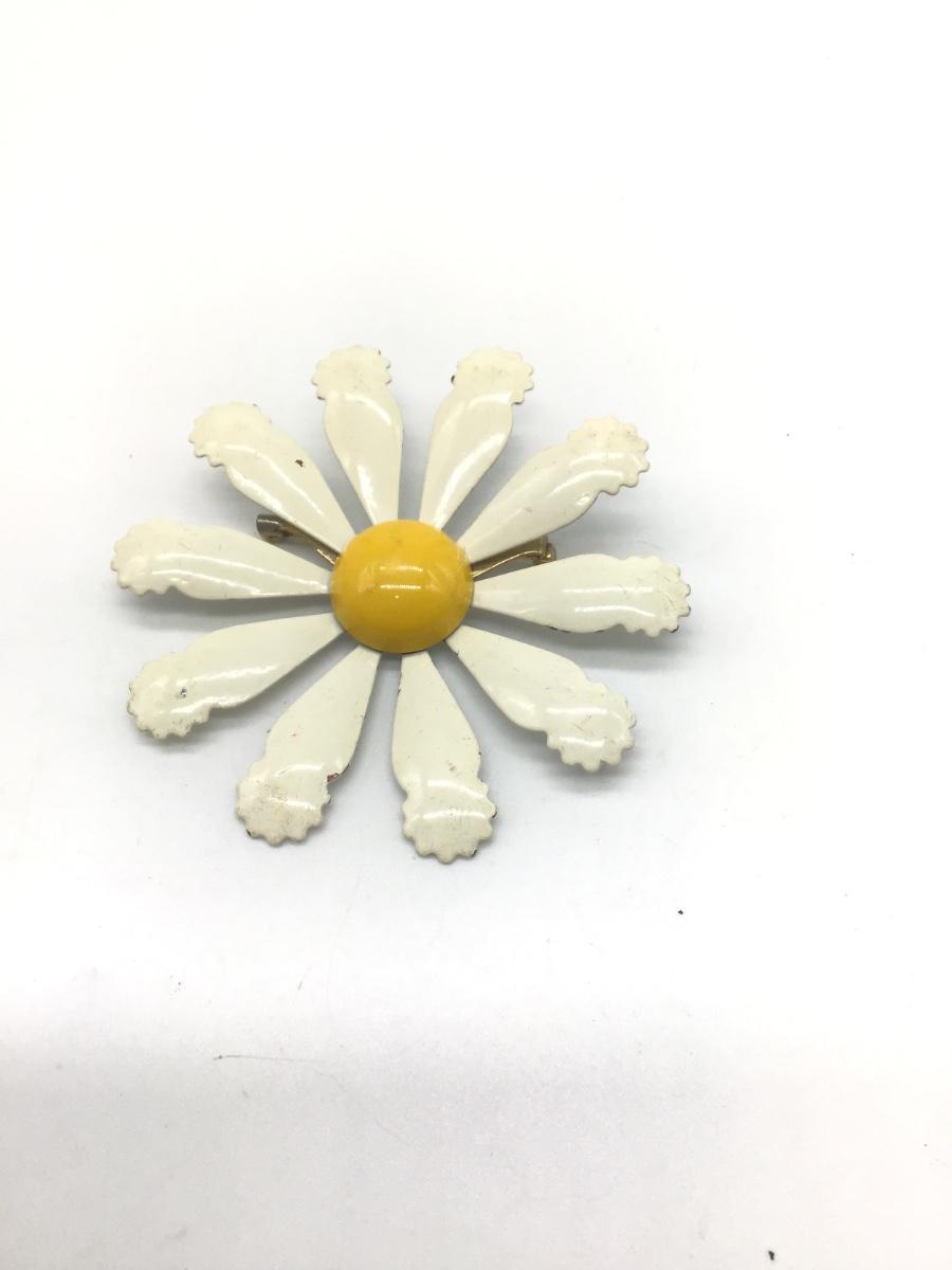 Vintage rivet jewelry brooch