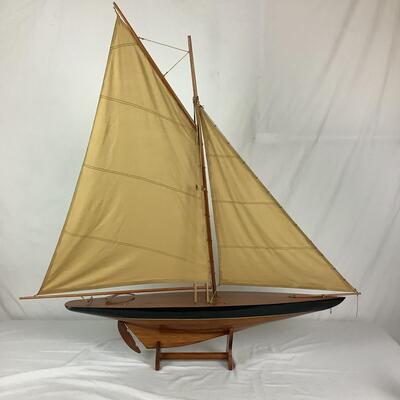 851 Vintage Sailing Pond Boat Model