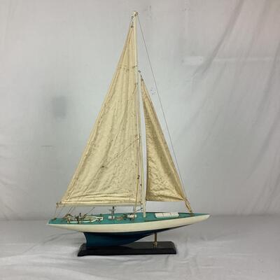 852 Vintage Sailing Yacht Model