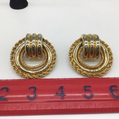 Vintage Fashion jewelry earrings