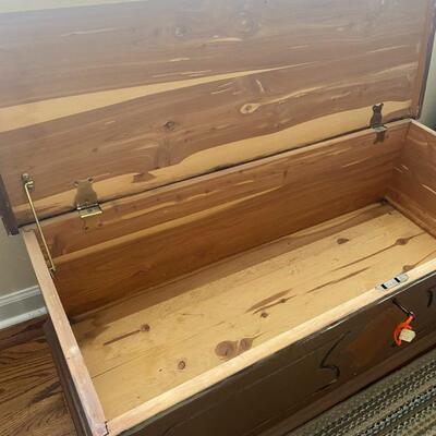Cedar Hope Chest - PICK UP IN NORTH GLENN