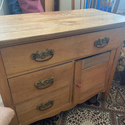 Antique Wash Stand As Is - PICK UP IN NORTH GLENN