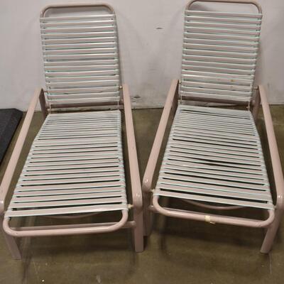 2 Metal & Plastic Lounge Lawn Chairs, Light Brown & Aqua
