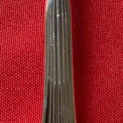 Oneida Flatware Set: 66 Pieces