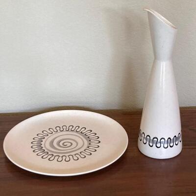 Poppytrail By Metlox Vintage Vase & Platter
