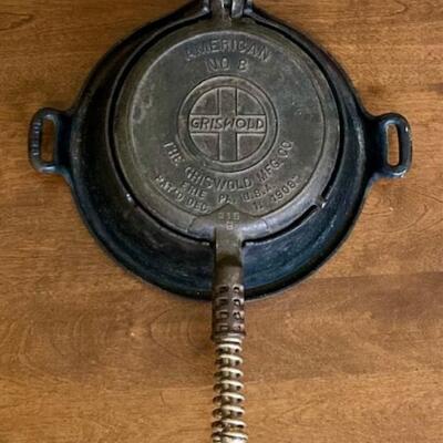Vintage Griswold Cast Iron Waffle Iron