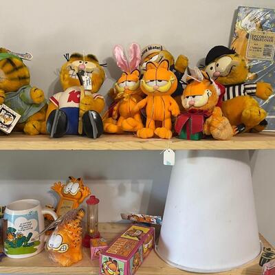 Lot 18: ALL the Garfield