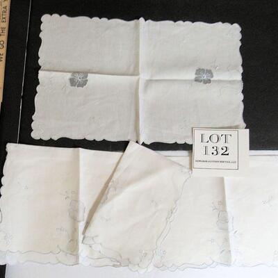 Pretty Vintage White Fancy Cloth Placemats