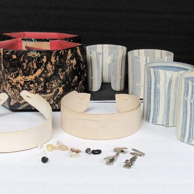 ANTIQUE Nice Set of Men's CUFFS AND COLLARS in Original Decorative Box - Read Description