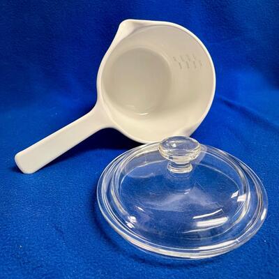 Corning Ware M-68-B White Dual Spout 1 QT Saucepan with Pyrex Lid M-68-B Vintage