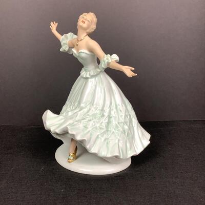 896 Vintage Wallendorf German Stamp Porcelain Ballerina Figure