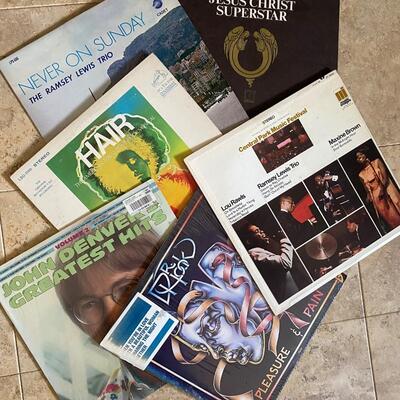 Over 50 Vinyl 33rpm albums Rock & Classical