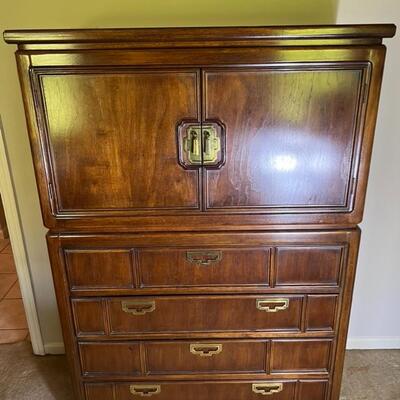 Late 20th Century Thomasville Dresser Mystique II Collection