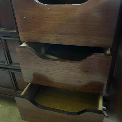 Late 20th Century Thomasville Dresser w/ Mirror Triple Door Mystique II Collection
