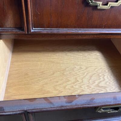 Late 20th Century Thomasville Dresser w/ Mirror Triple Door Mystique II Collection