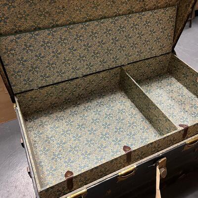 Steamer Trunk with Metal Trim Green