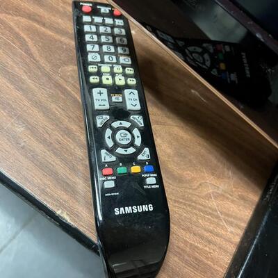 Samsung TV with Remote 40